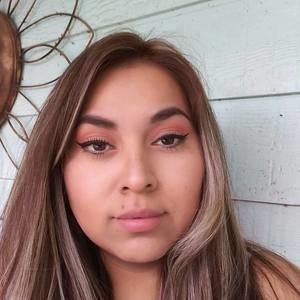 Meet your Posher, Yolanda